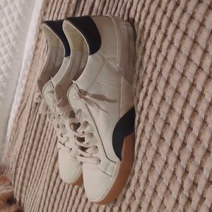 Dolce Vita Zina Sneakers